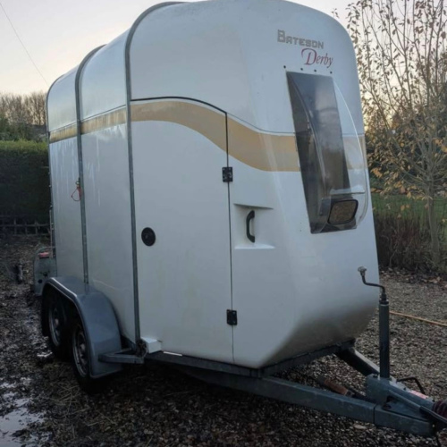 VENDIDO Carro para Caballos BHT Bateson Horse Trailer